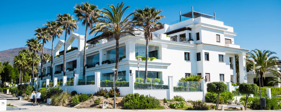  Estepona – Luxury Duplex Penthouse with Private Rooftop Solarium and open sea views