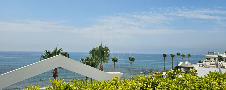  Estepona – Luxury Duplex Penthouse with Private Rooftop Solarium and open sea views