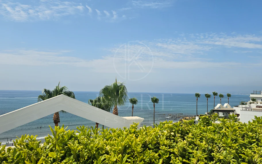 Estepona – Penthouse duplex de lux cu solariu privat pe acoperiș și vedere deschisă către mare