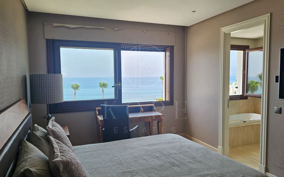 Estepona – Penthouse duplex de lux cu solariu privat pe acoperiș și vedere deschisă către mare