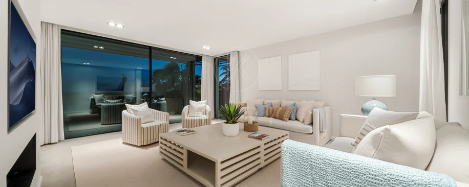 Contemporary Beachfront Masterpiece with Panoramic Sea Views – New Golden Mile