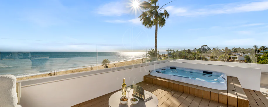 Contemporary Beachfront Masterpiece with Panoramic Sea Views – New Golden Mile