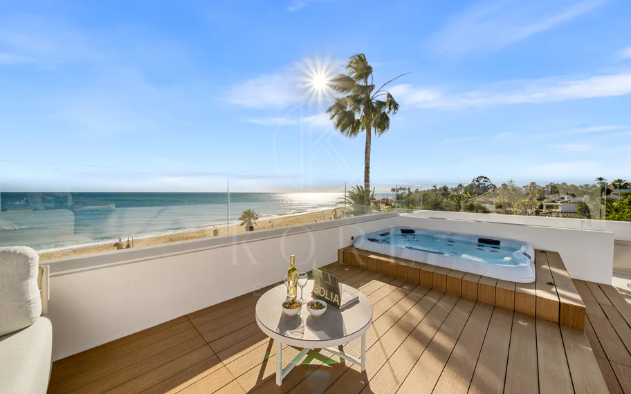 Obra Maestra Contemporánea en Primera Línea de Playa con Vistas Panorámicas al Mar – New Golden Mile