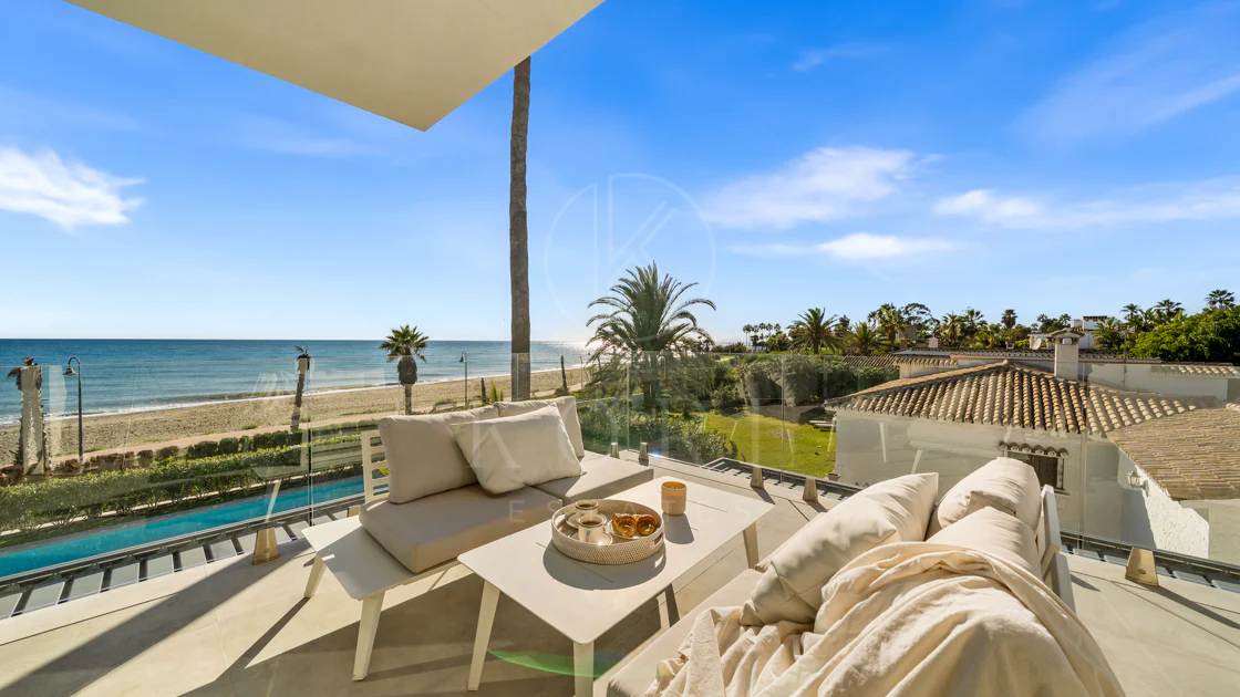 Contemporary Beachfront Masterpiece with Panoramic Sea Views – New Golden Mile