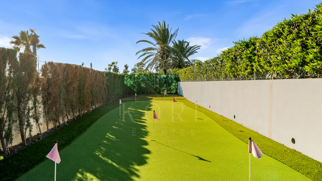 Contemporary Beachfront Masterpiece with Panoramic Sea Views – New Golden Mile