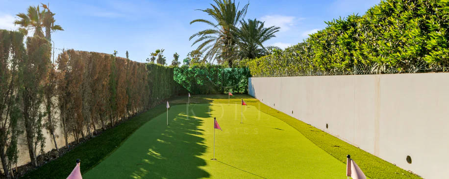 Contemporary Beachfront Masterpiece with Panoramic Sea Views – New Golden Mile
