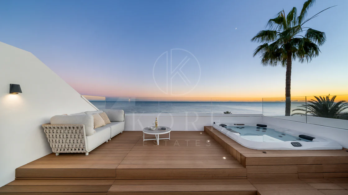 Contemporary Beachfront Masterpiece with Panoramic Sea Views – New Golden Mile