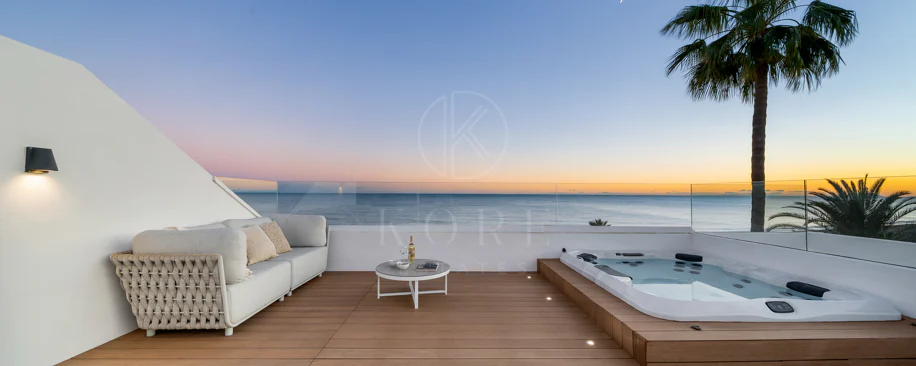 Contemporary Beachfront Masterpiece with Panoramic Sea Views – New Golden Mile