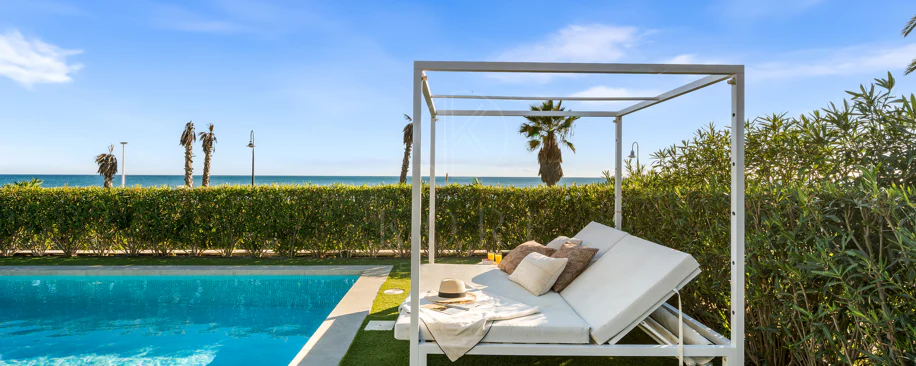 Contemporary Beachfront Masterpiece with Panoramic Sea Views – New Golden Mile