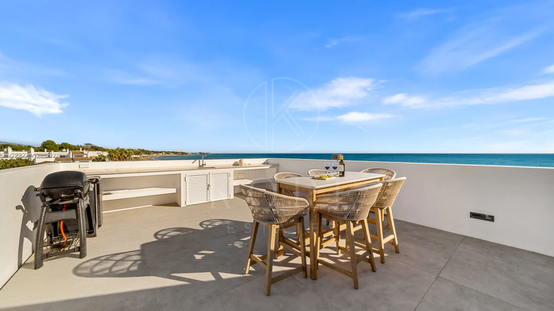 Contemporary Beachfront Masterpiece with Panoramic Sea Views – New Golden Mile
