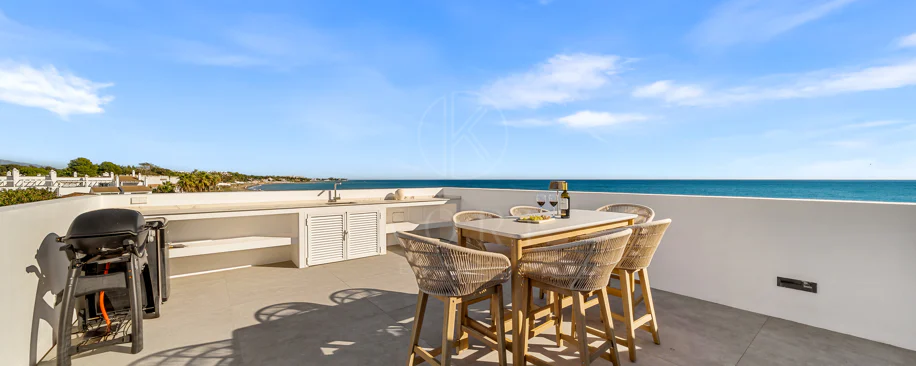 Contemporary Beachfront Masterpiece with Panoramic Sea Views – New Golden Mile