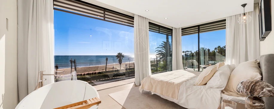 Contemporary Beachfront Masterpiece with Panoramic Sea Views – New Golden Mile