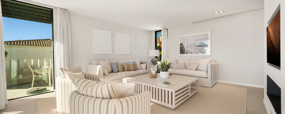 Contemporary Beachfront Masterpiece with Panoramic Sea Views – New Golden Mile