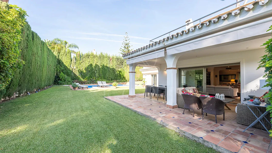 Villa for sale in Los Monteros Playa, Marbella East