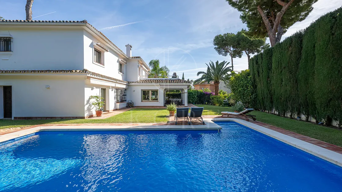 Villa for sale in Los Monteros Playa, Marbella East