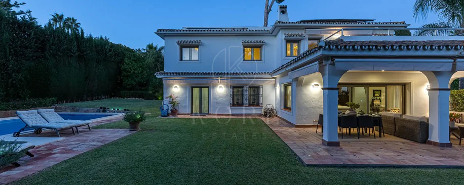 Villa for sale in Los Monteros Playa, Marbella East