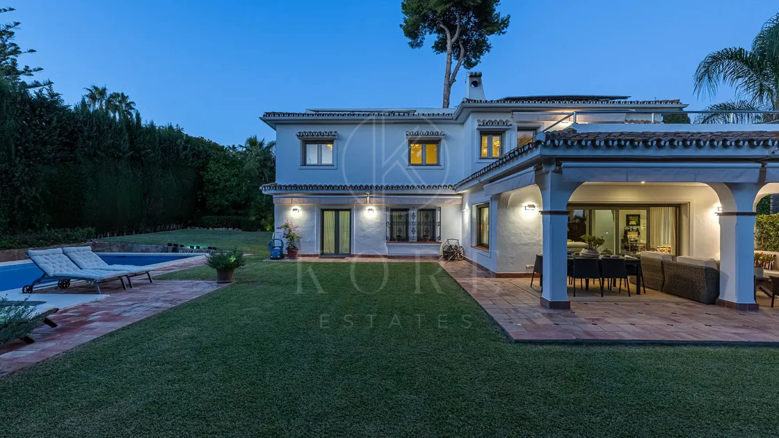 Villa for sale in Los Monteros Playa, Marbella East