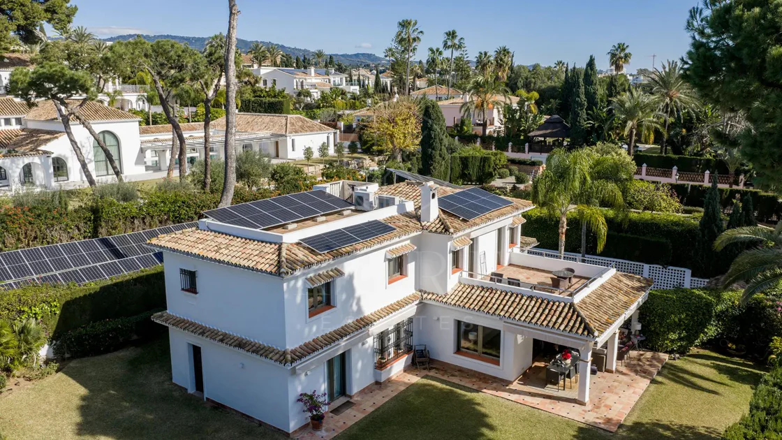 Villa for sale in Los Monteros Playa, Marbella East