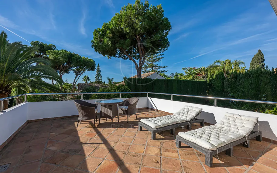 Villa en venta en Los Monteros Playa, Marbella Este
