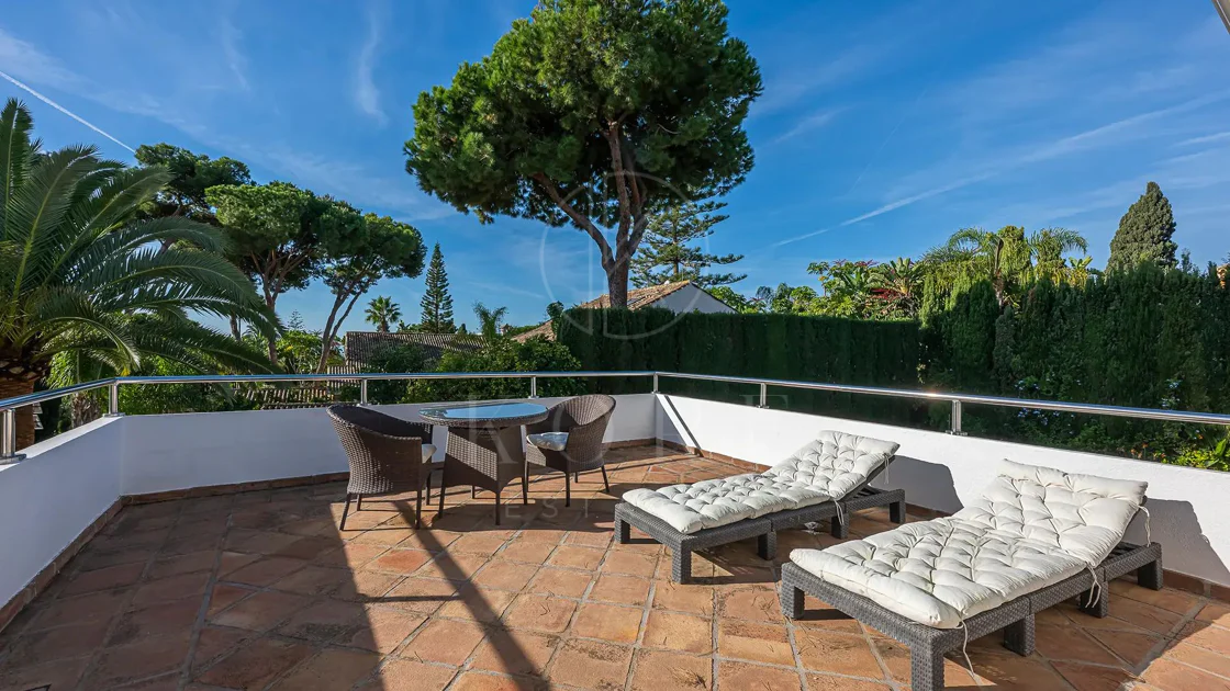 Villa for sale in Los Monteros Playa, Marbella East