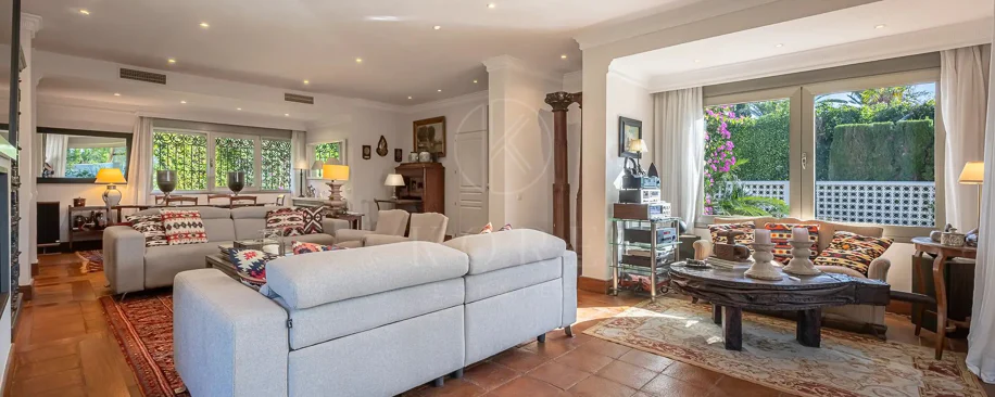 Villa for sale in Los Monteros Playa, Marbella East