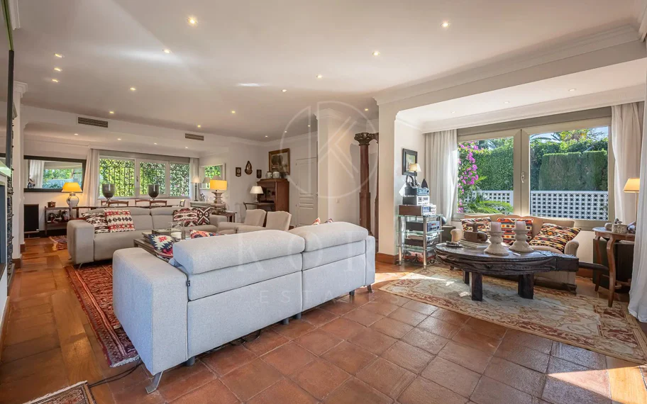 Villa en venta en Los Monteros Playa, Marbella Este