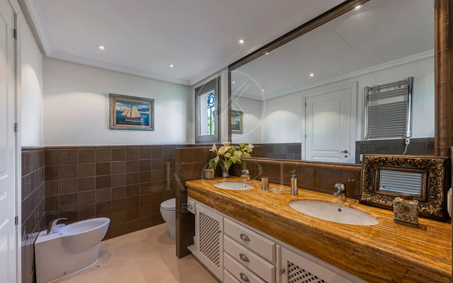 Villa en venta en Los Monteros Playa, Marbella Este