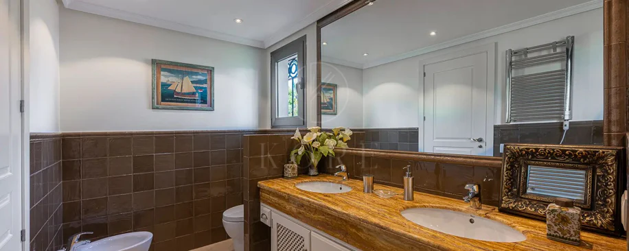 Villa for sale in Los Monteros Playa, Marbella East