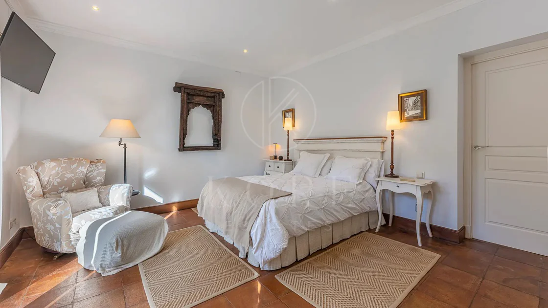 Villa for sale in Los Monteros Playa, Marbella East