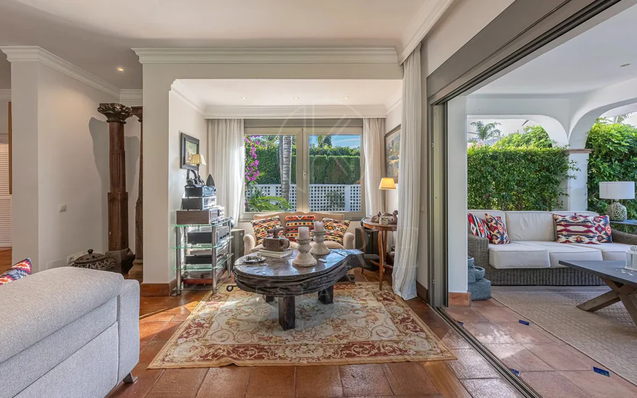 Villa en venta en Los Monteros Playa, Marbella Este
