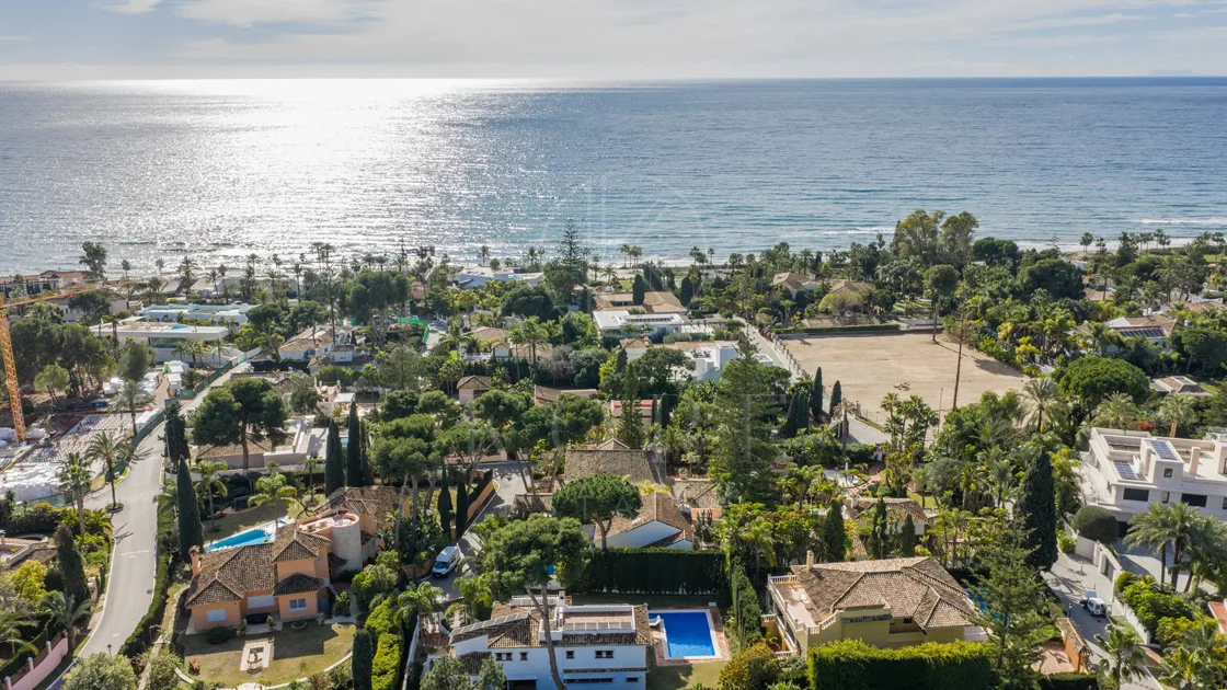 Villa for sale in Los Monteros Playa, Marbella East