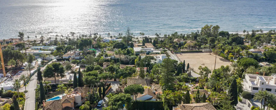 Villa for sale in Los Monteros Playa, Marbella East
