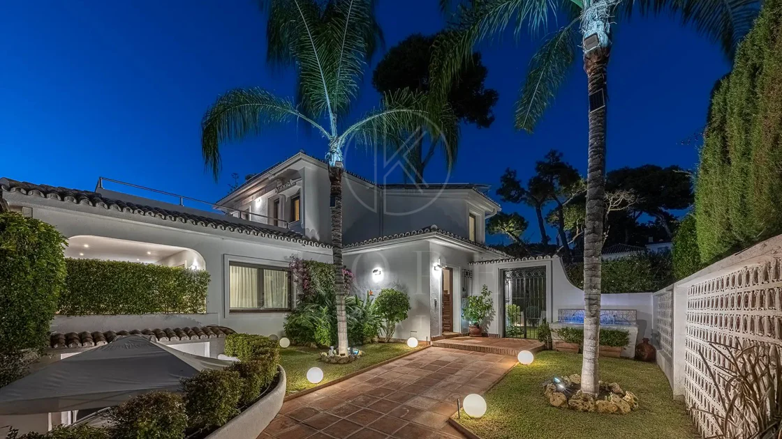 Villa for sale in Los Monteros Playa, Marbella East