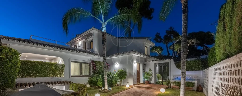 Villa for sale in Los Monteros Playa, Marbella East