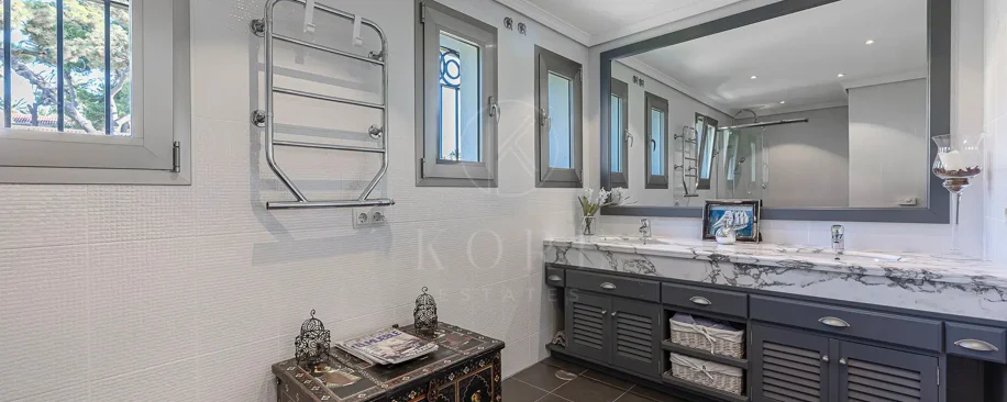 Villa for sale in Los Monteros Playa, Marbella East