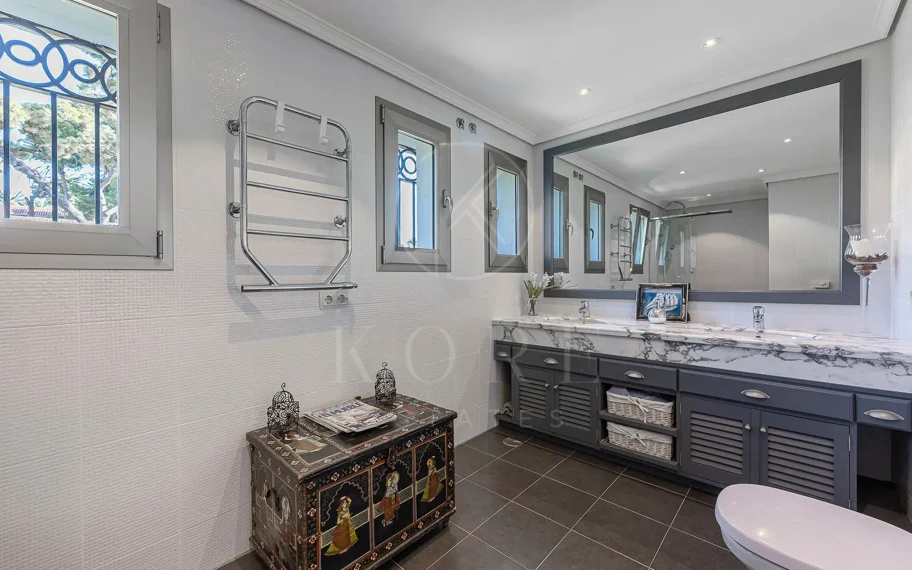 Villa en venta en Los Monteros Playa, Marbella Este