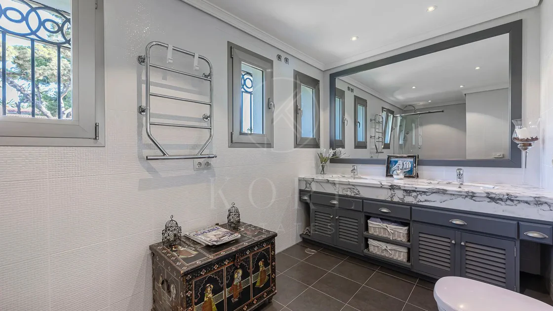 Villa for sale in Los Monteros Playa, Marbella East