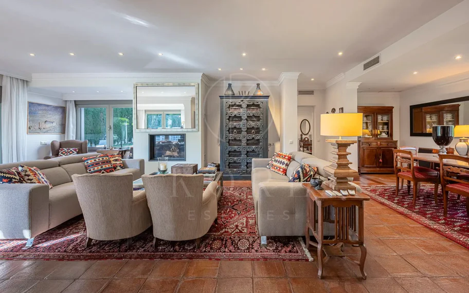 Villa en venta en Los Monteros Playa, Marbella Este