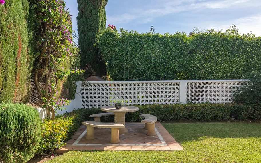 Villa en venta en Los Monteros Playa, Marbella Este