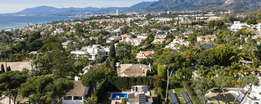 Villa for sale in Los Monteros Playa, Marbella East