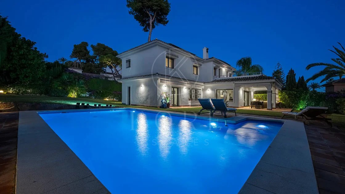 Villa for sale in Los Monteros Playa, Marbella East