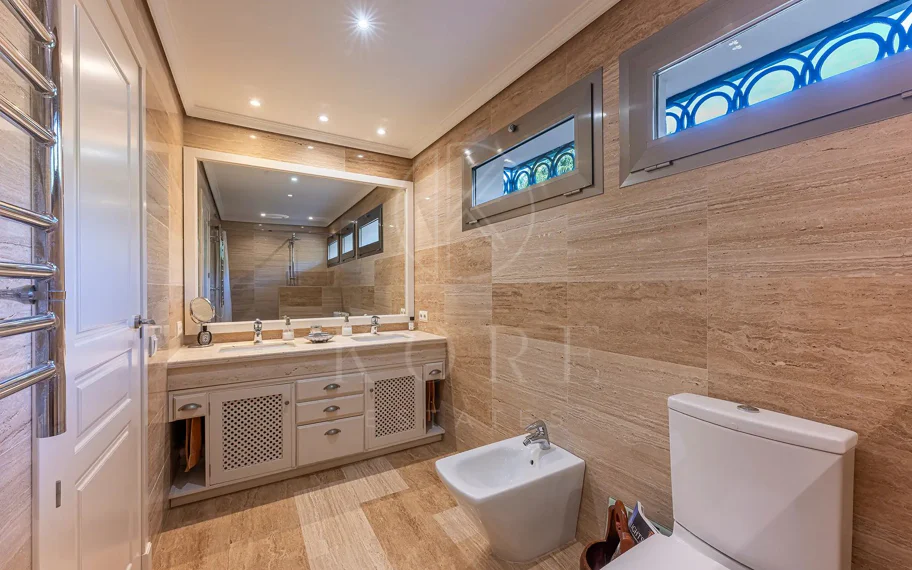 Villa en venta en Los Monteros Playa, Marbella Este