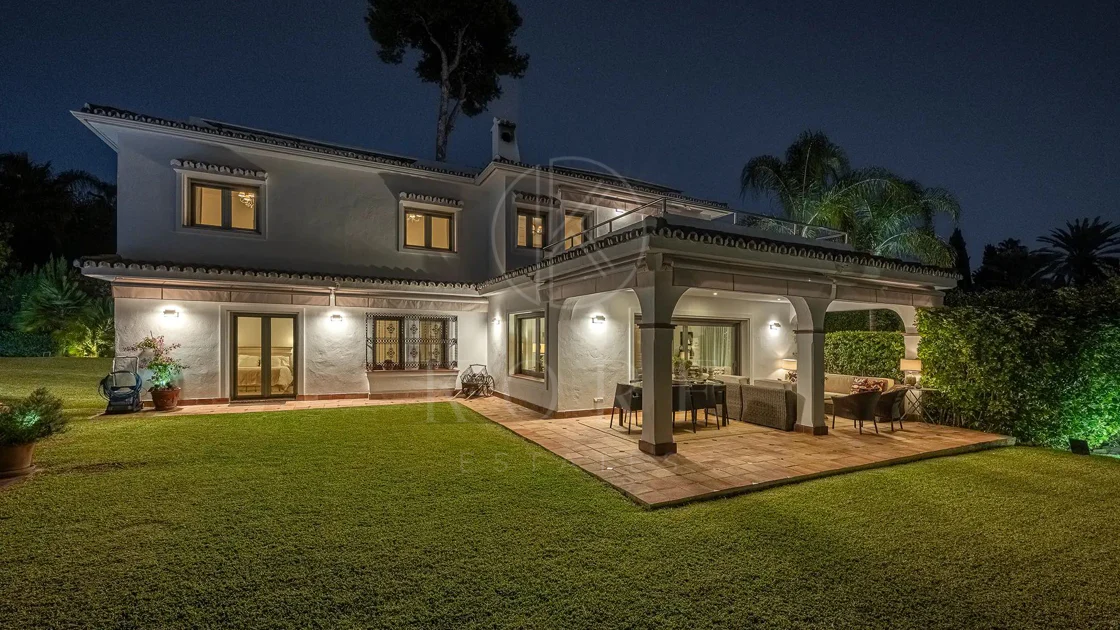 Villa for sale in Los Monteros Playa, Marbella East