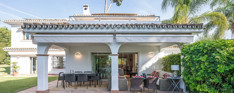 Villa for sale in Los Monteros Playa, Marbella East