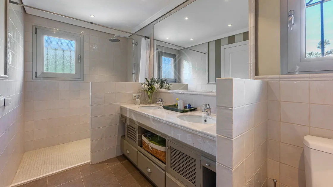 Villa for sale in Los Monteros Playa, Marbella East