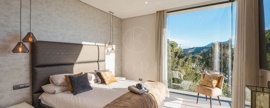 Elegant Contemporary Villa with Panoramic Sea Views in El Madroñal