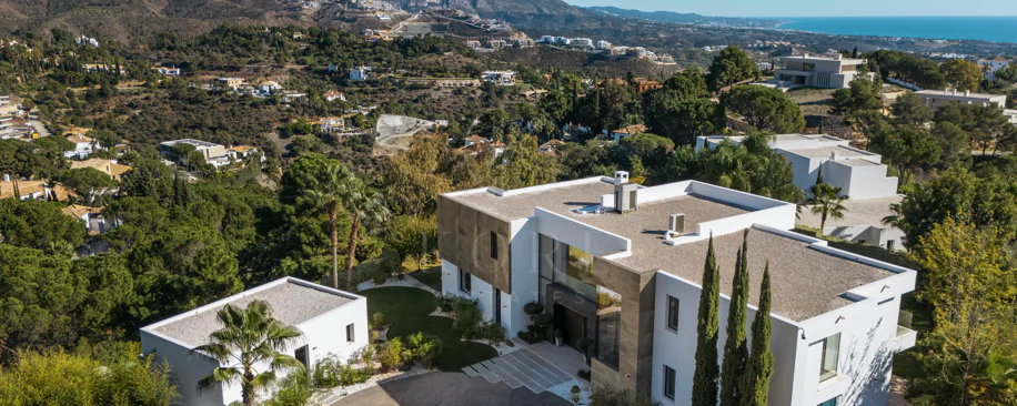 Elegant Contemporary Villa with Panoramic Sea Views in El Madroñal