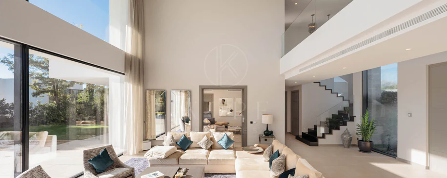 Elegant Contemporary Villa with Panoramic Sea Views in El Madroñal