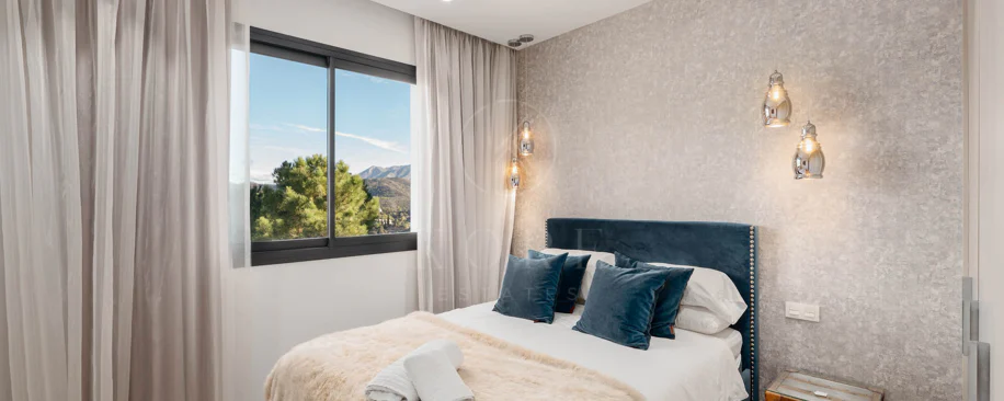 Elegant Contemporary Villa with Panoramic Sea Views in El Madroñal