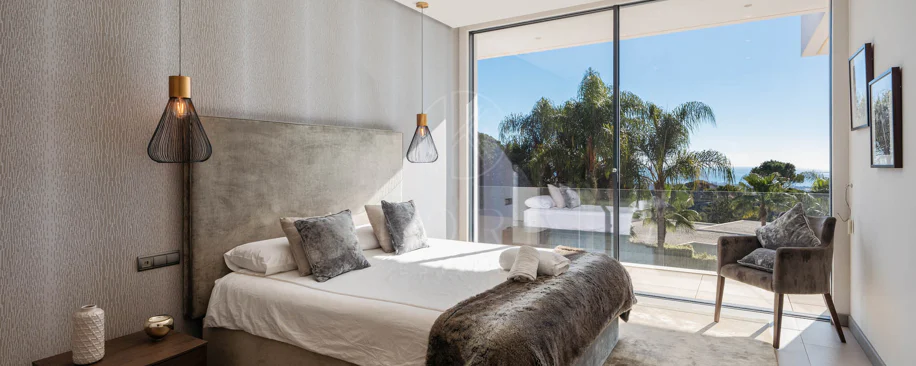 Elegant Contemporary Villa with Panoramic Sea Views in El Madroñal